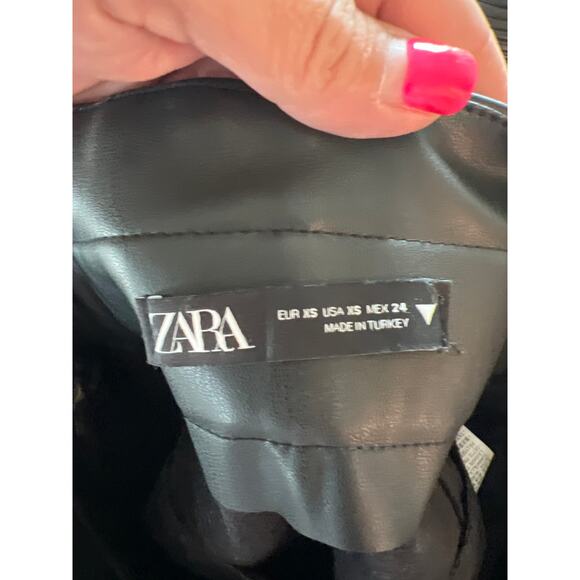 NWOT Zara size XS black faux leather shorts - Picture 3 of 4